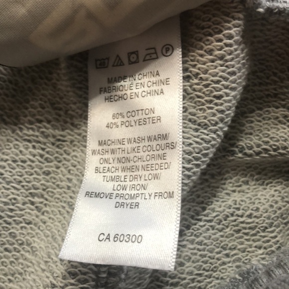 Ladies University of Windsor Lancer Shorts - Size XS - Picture 6 of 7